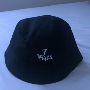 Ariana Grande x H&M Bucket Hat